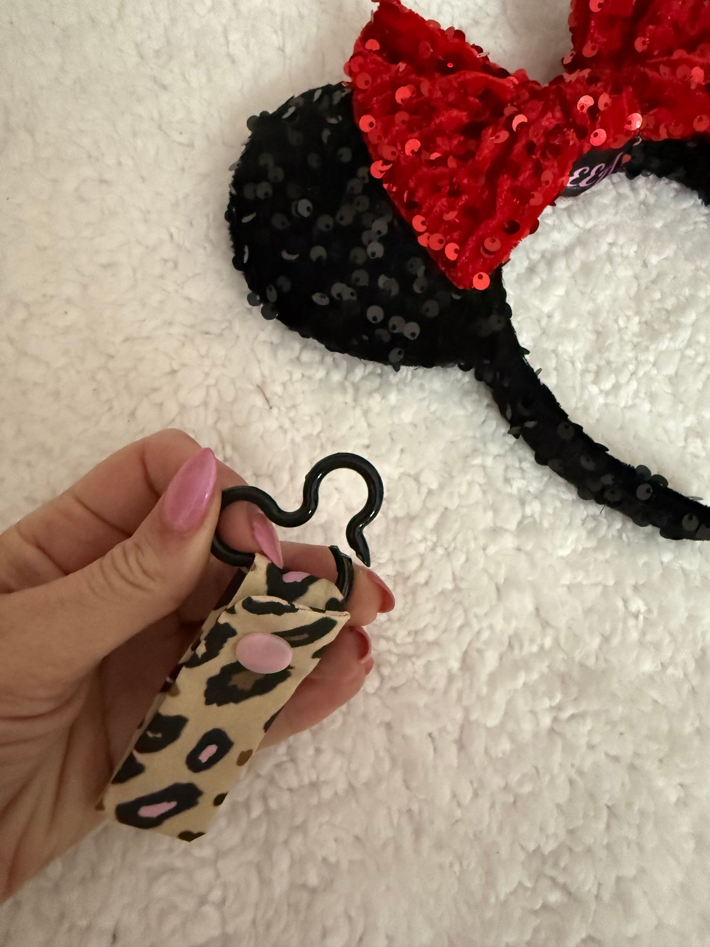Ear Lanyard Holder